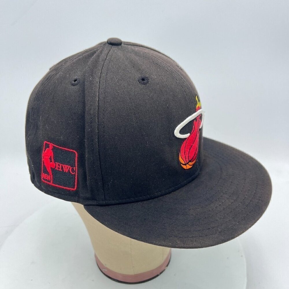 New Era Miami Heat Hardwood Classics NBA Unisex Size One Size Black Red Snapback - Picture 5 of 9